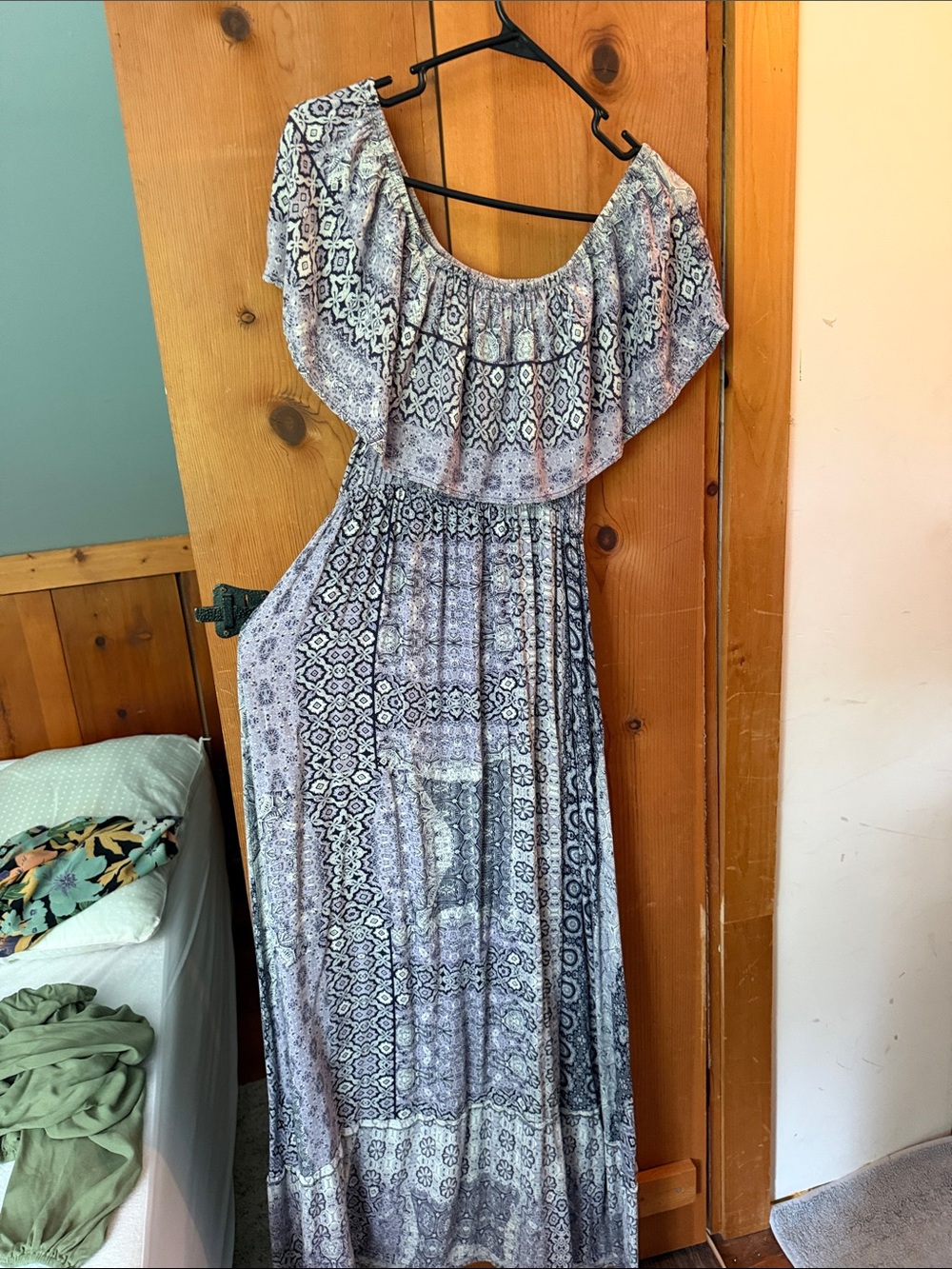 Lulu's lavender/grey Paisley off shoulder flowy lightweight country maxi dress